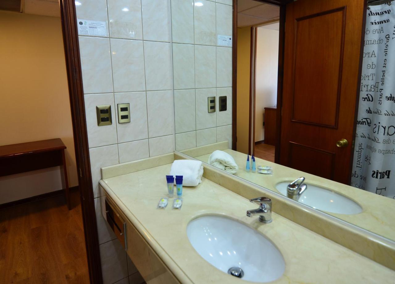 Tur Hotel Santiago Ngoại thất bức ảnh